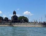 Am Deutschen Eck in Koblenz steht ein Kaiser-Wilhelm-Denkmal an der Mündung der Mosel in den Rhein